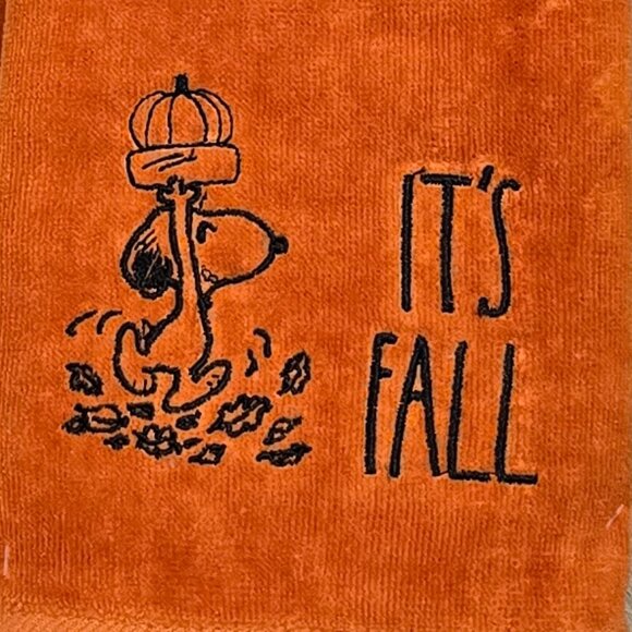 NWT Rae Dunn Peanuts Fall Hand Towels - 2 Pack - Picture 2 of 2